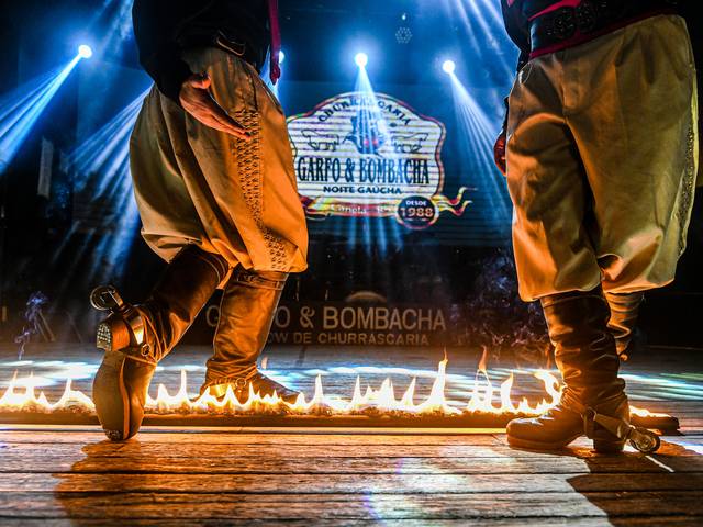 Eventos /Festas/Publicidade de Churrascaria Fogo e Bombacha, show com tradição gaúcha em Canela 