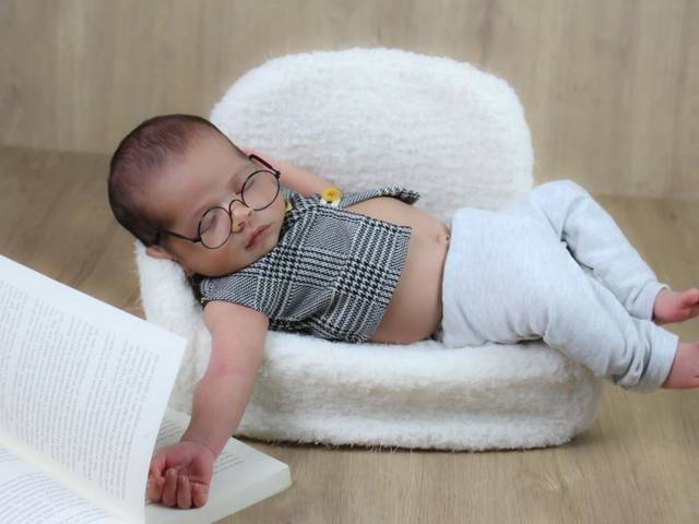 NEWBORN de NEWBORN PEDRO