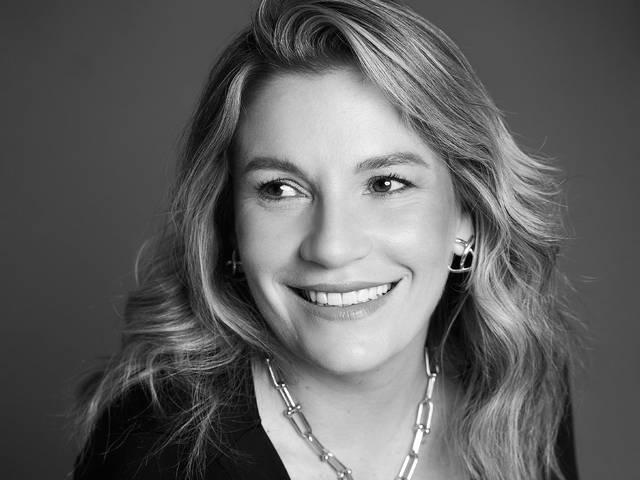 Retrato Corporativo de Bruna Cabarroz