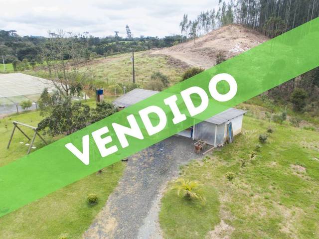 Monte Castelo de Terreno Rural 