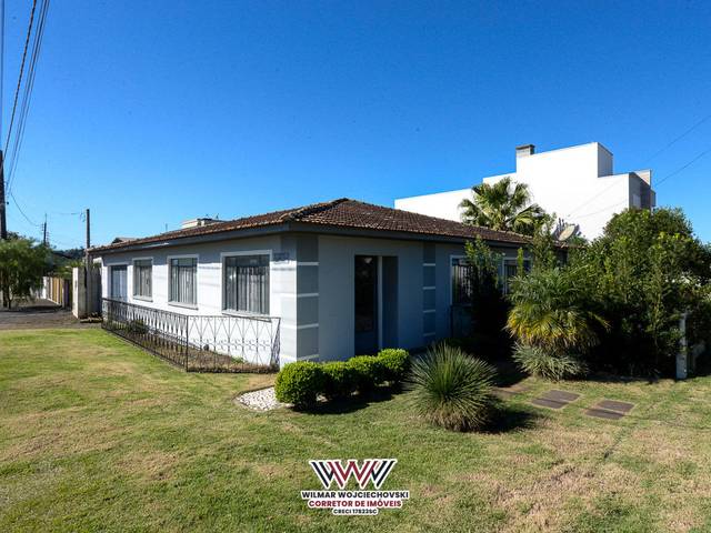 Papanduva de Casa em Alvenaria com Divisórias de Madeira em Papanduva - Oportunidade Imperdível!