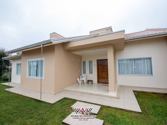 Papanduva de Luxuosa Casa com Aquário Natural e Aquecimento Solar em Papanduva - Uma Oportunidade Única!