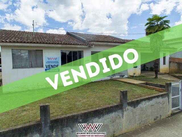 Papanduva de Oportunidade em Papanduva: Casa Espaçosa em Localização Privilegiada