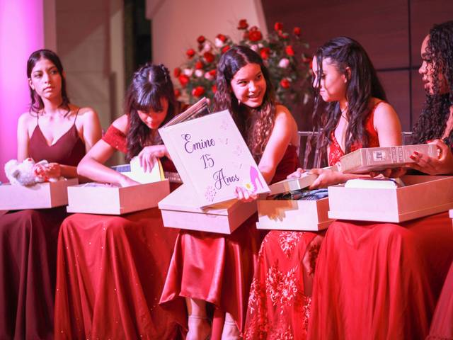Debutantes de Festa de Debutantes - 15 Anos