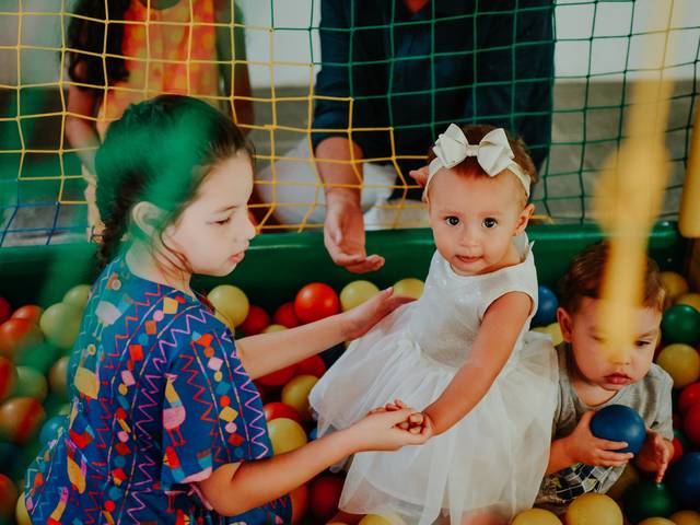 Aniversário de Parabéns Alice.