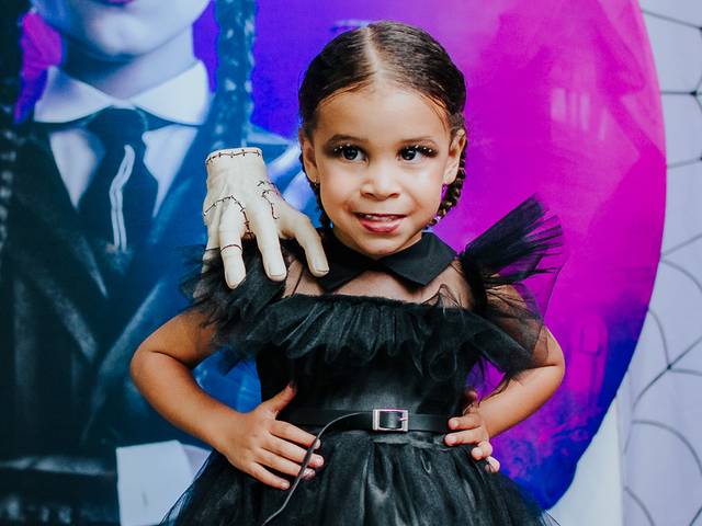 Aniversário de Parabéns Elloa.