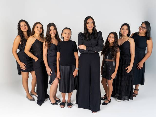 Família de Débora Vitória e Família