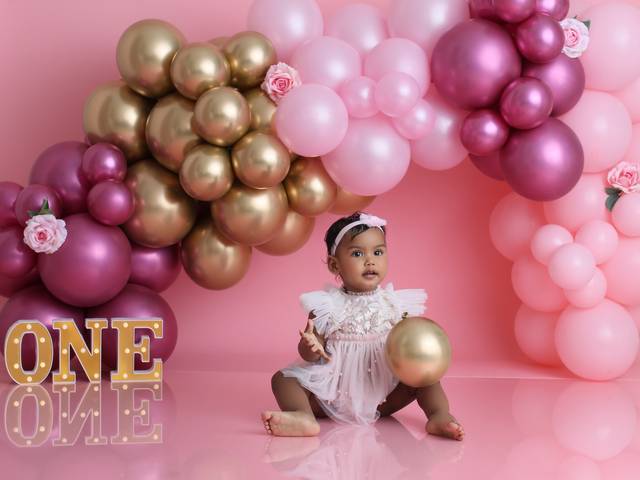 Photography of Zahrah's Cake Smash session