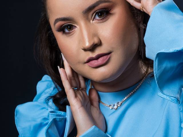 Retratos Corporativos de Ensaio Corporativo Lívia Costa