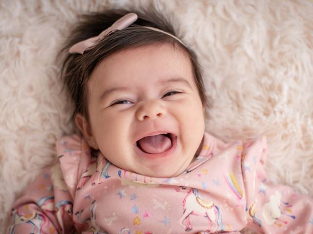 Bebê de Acompanhamento trimestral da Dominique