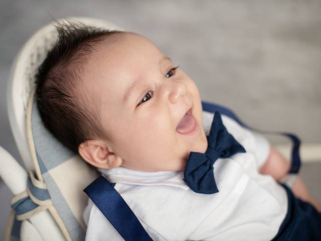 Bebê de Acompanhamento mensal do Antônio