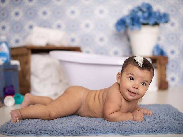 Bebê de Acompanhamento Mensal da Karol