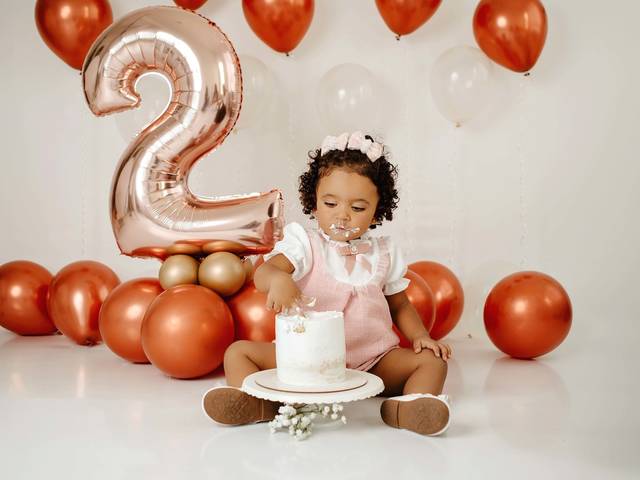 Smash the Cake de MADALENA - 2 ANOS