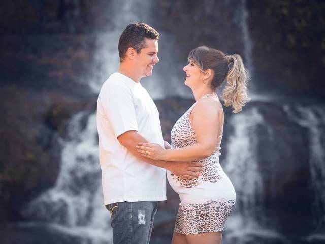 Grávidas de Mariana e Diego