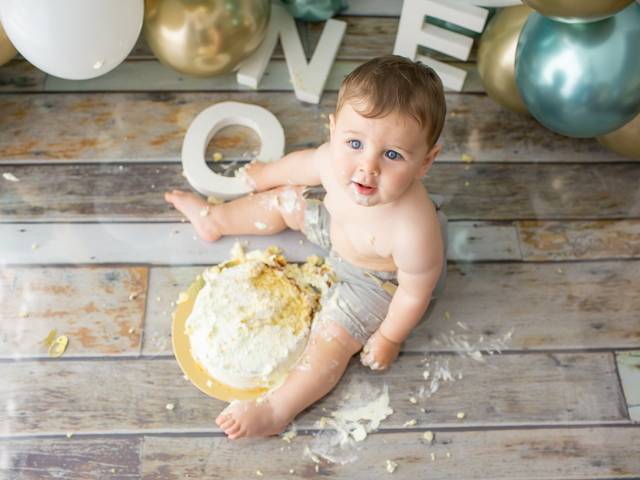 Meu primeiro ano de Smash the cake e Milk Bath - Vicente