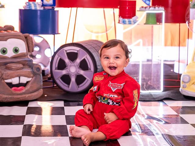 Aniversário Infantil de Fotografia Infantil em Salvador: O 1º Aniversário do Levi com Tema Carros!