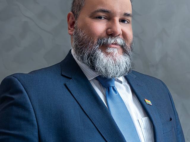 Retrato corporativo de Rodrigo Parra