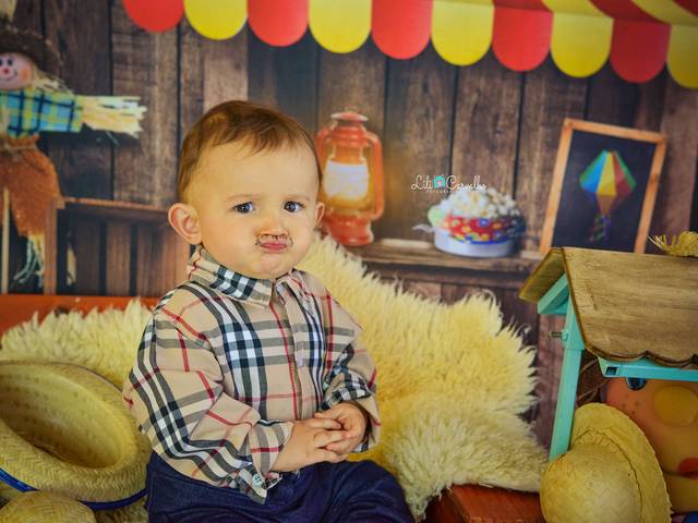 Acompanhamento infantil de Felipe, ensaio fotografico mensal, tema junino 