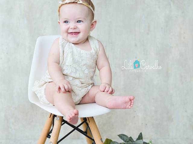 Acompanhamento infantil de Mia, acompanhamento mensal da bebê 