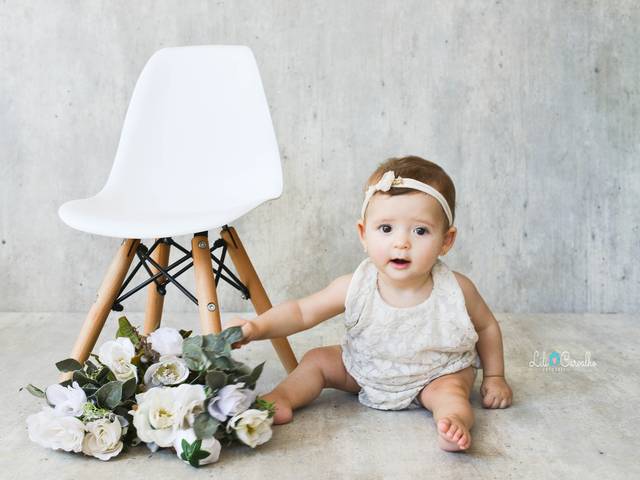 Acompanhamento infantil de Melissa em seu ensaio de acompanhamento mensal 