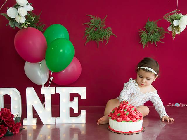 Smash the cake and the Fruit de Lyla