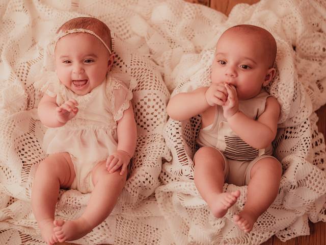 Ensaio de Acompanhamento de Acompanhamento dos gêmeos Alicia e Heitor 5 meses