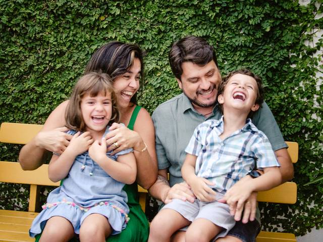 Fotografia de família de Dupla Alegria: Ensaio de Família com Gêmeos