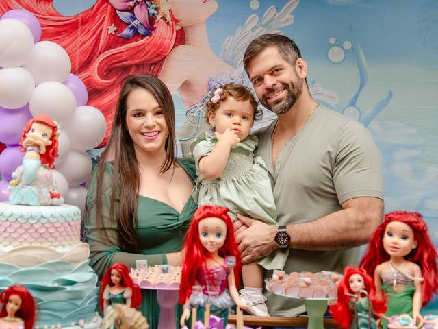 Aniversário infantil de Mar de Encanto: Aniversário Infantil de 1 Ano com Tema Pequena Sereia