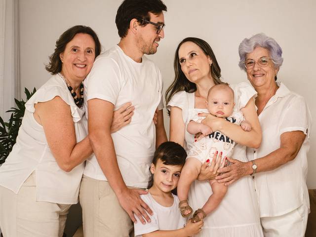 Fotografia de família de Raízes Familiares: Um Ensaio Celebrando as Gerações
