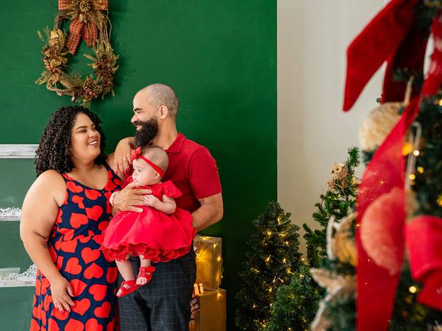 Fotografia de família de Lavíni e família - Ensaio de natal - Estúdio Thaís de Lima fotografia
