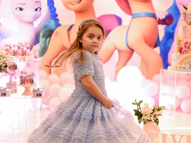 Aniversários de Lívia faz 6