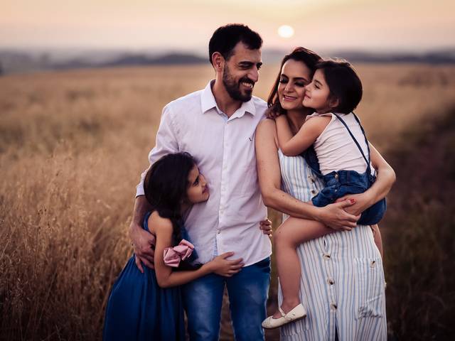 Famílias de Nir, Taylor, Amandinha e Aninha