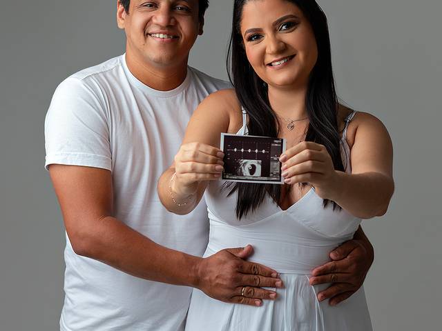 Revelação de Witor e Débora revelam a gravidez