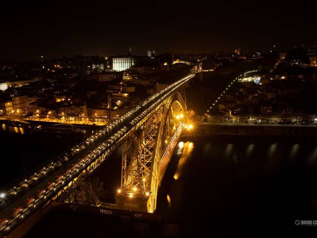 Fotografia Arquitetônica/Paisagem de Porto à Noite
