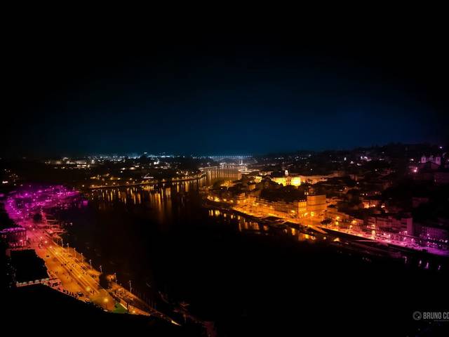 Fotografia Arquitetônica/Paisagem de Porto à noite - Colonização