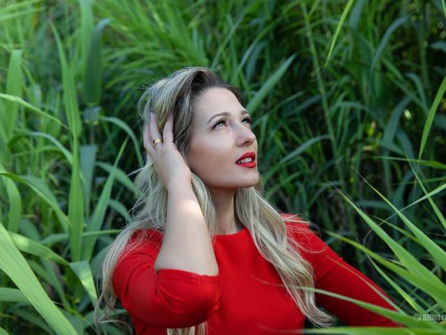 Retrato de Milene Silva - Red Power