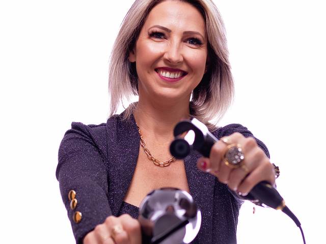 Retrato Profissional de Marciana Schneider Mazzoneto