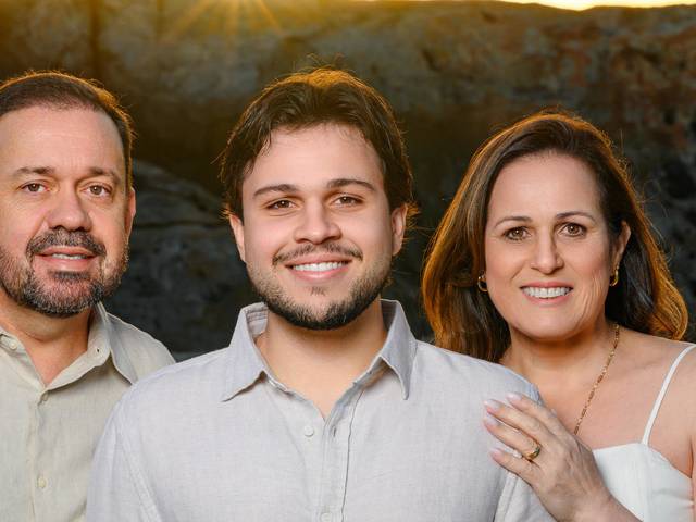 Família de Ensaio de Família na Praia do Estaleirinho em Balneário Camboriú – SC
