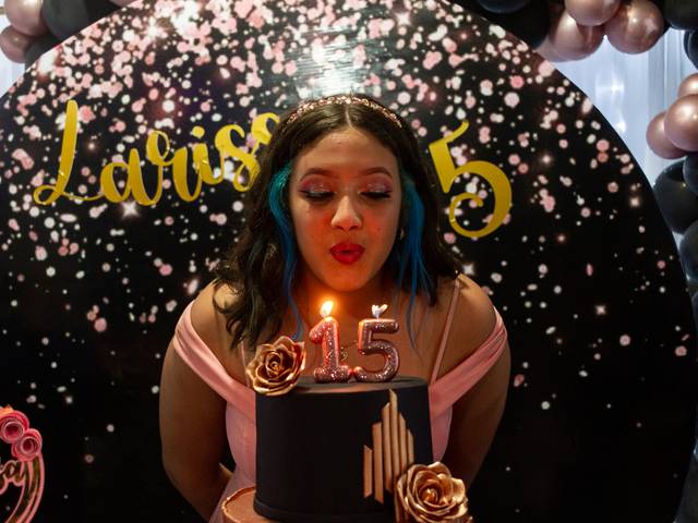Aniversários  de 15 Anos Da Larissa