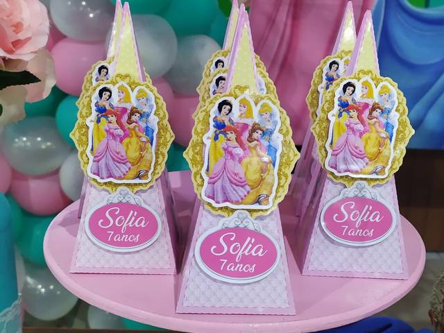 Lembrancinha de Caixa Pirâmide