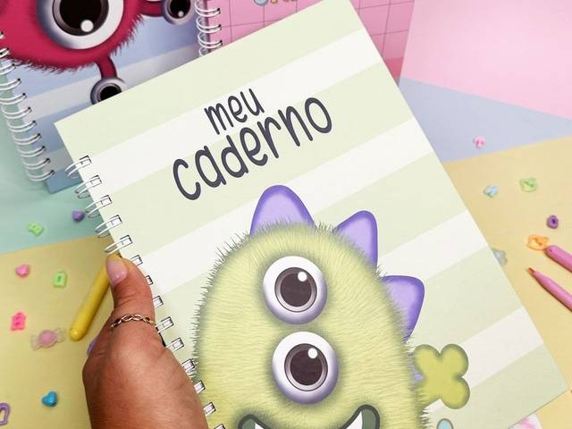 Escolar 2025 de CADERNO ESCOLAR A5 COM 80 FOLHAS