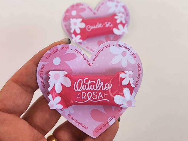 Outubro Rosa 2025 de CARD CORAÇÃO COM BALINHA 