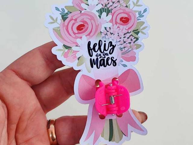 Dia das Mães 2025 de Card com Piranha de cabelo