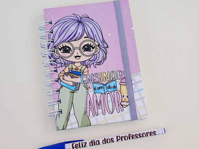Dia dos Professor 2025 de MINI CADERNO DE ANOTAÇÕES A6 COM CANETA PERSONALIZADA