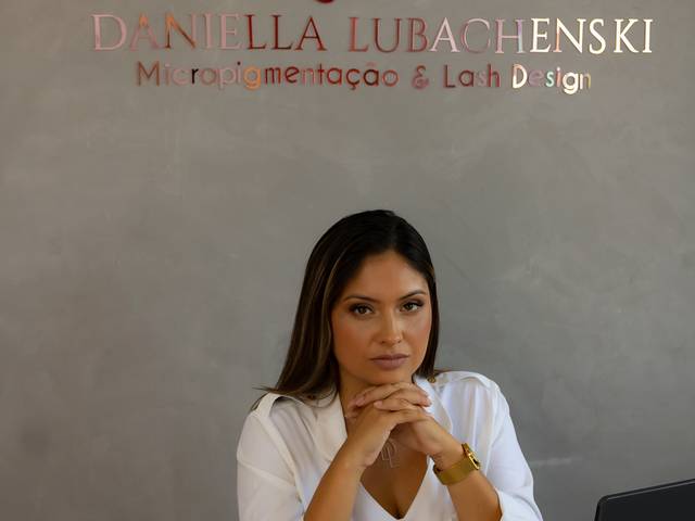 Corporativo de Daniella Lubachenski