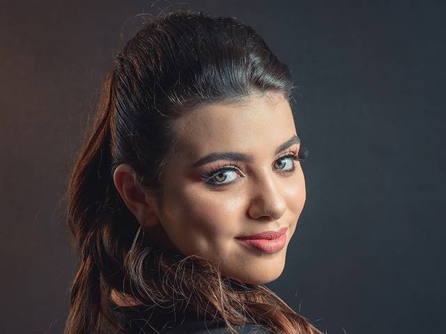 Retratos de www.marcomoscarelli.com.br/retrato-editorial-estudio-ensasio-Pelotas-Daniela-Chardt