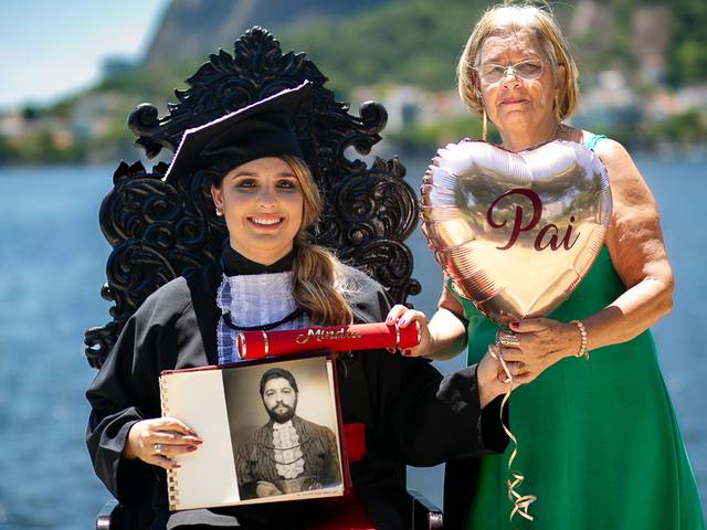 Formatura de Fotos de Formatura | Retratos Formanda de Direito - Rio de Janeiro | Mindla