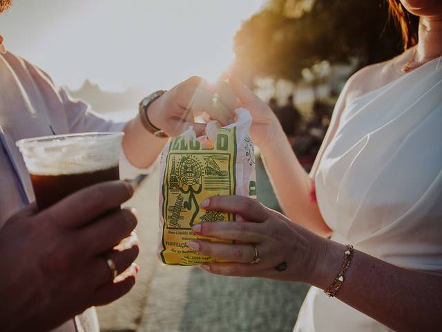Casais de Fotografia Afetiva de Casal | Ensaio Fotográfico Pre-Wedding no Arpoador e Ipanema - Rio de Janeiro | Glaucia e Fellipe