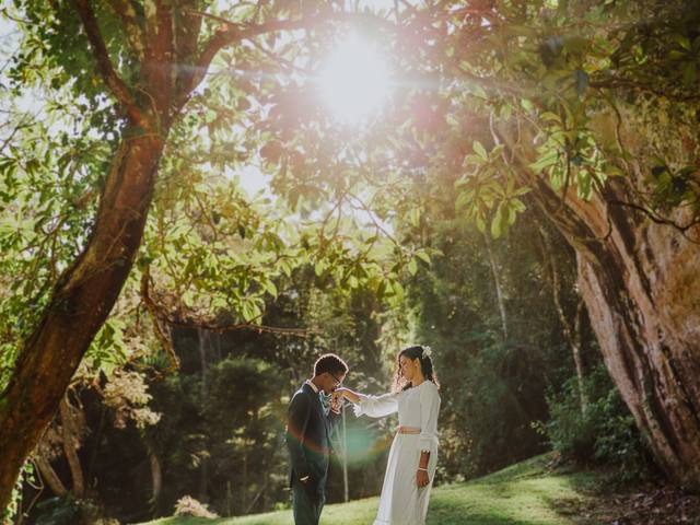 Casais de Fotografia Afetiva de Casal | Ensaio Pos-Wedding na Cabana • Itaipava, Petrópolis | Fran e Bruno