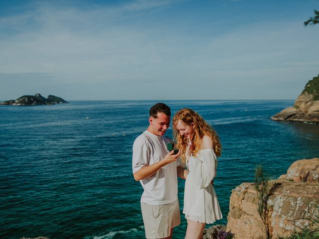 Casais de Fotografia de Pedido de Casamento na Praia da Joatinga - Rio de Janeiro - RJ | Victor e Madelyn